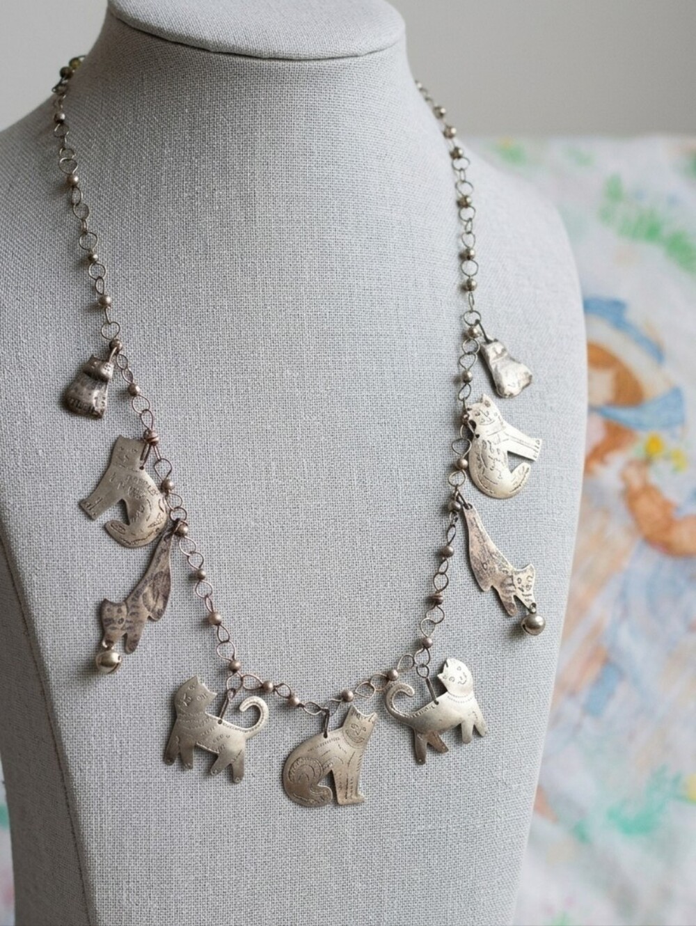 🌙Vintage Silver Folk Art Cat & Jingle Bell Whimsical Boho Necklace